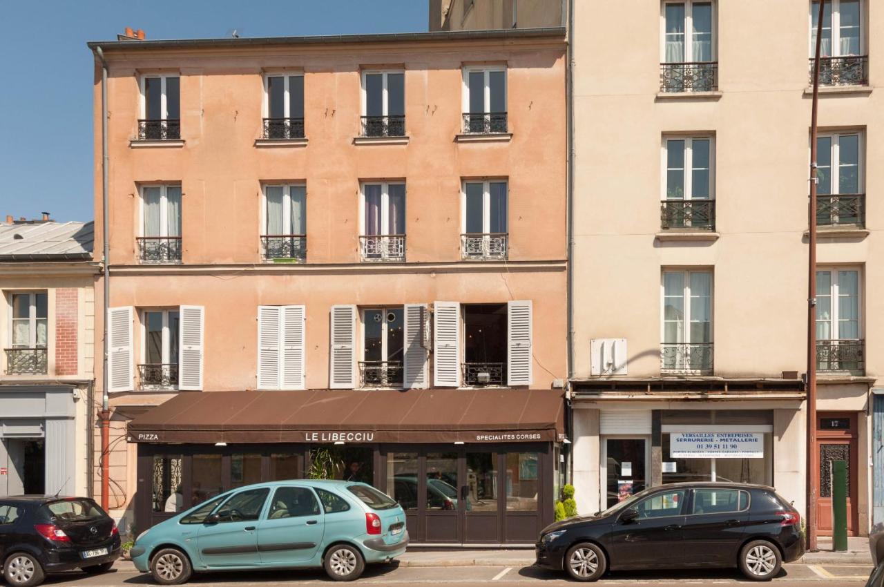 Apartment Bleu Roi